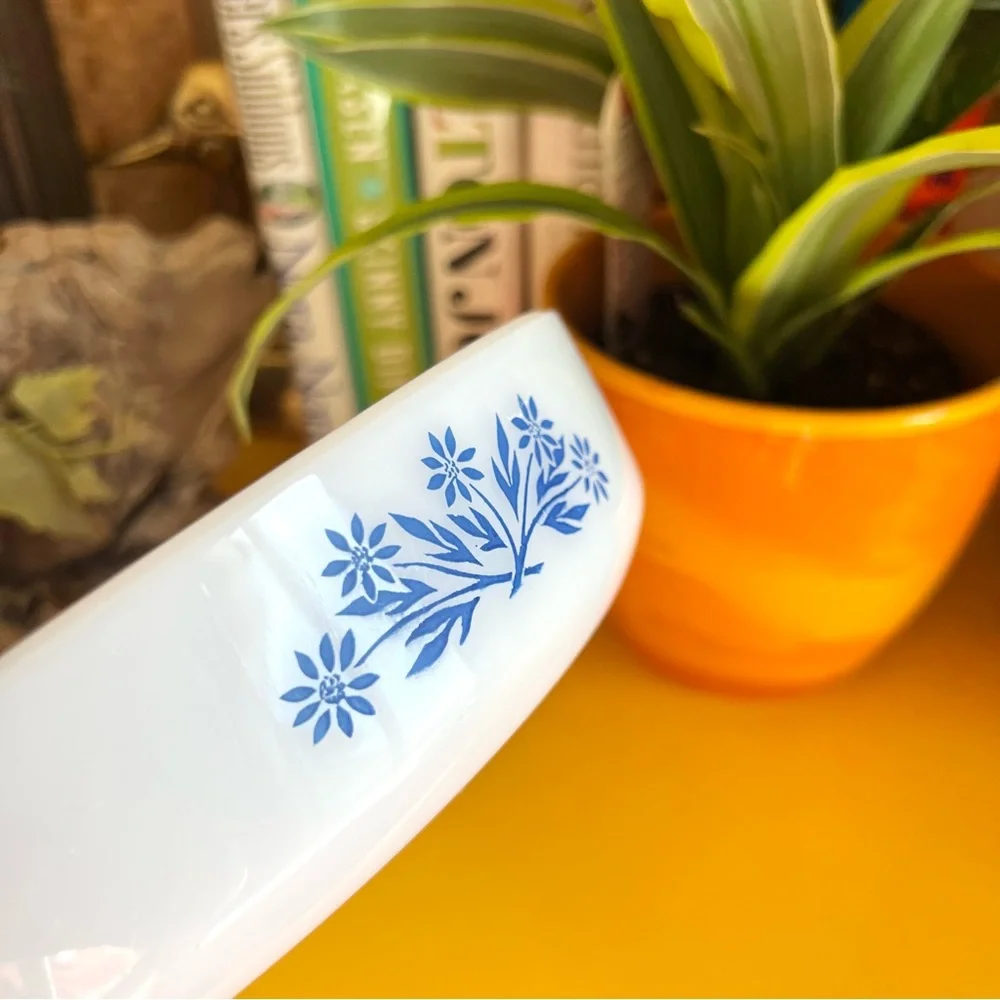 Vintage Anchor Hawking Cornflower 429 Casserole Dish